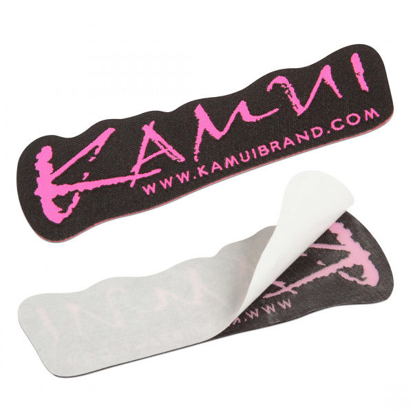 Нашивка Kamui самоклеящаяся 9 × 3,5 см (черная/розовая)